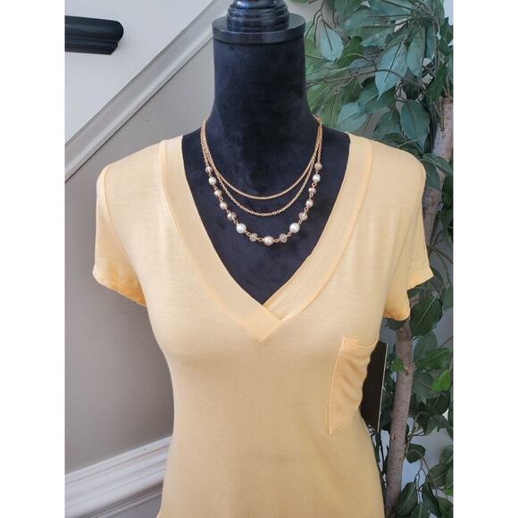 MONO Women's Yellow Solid Casual Short Sleeve Regular Fit V-Neck T Shirt Top - Picture 13 of 14